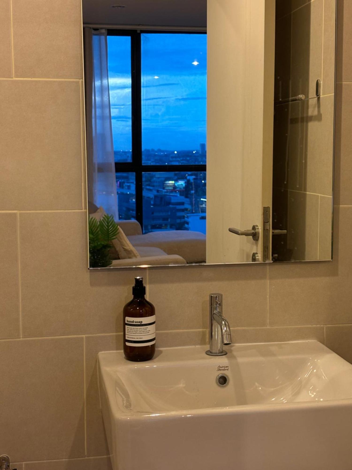 Entire Apartment Near Bts 2 Bedrooms With View Ban Song Hong المظهر الخارجي الصورة